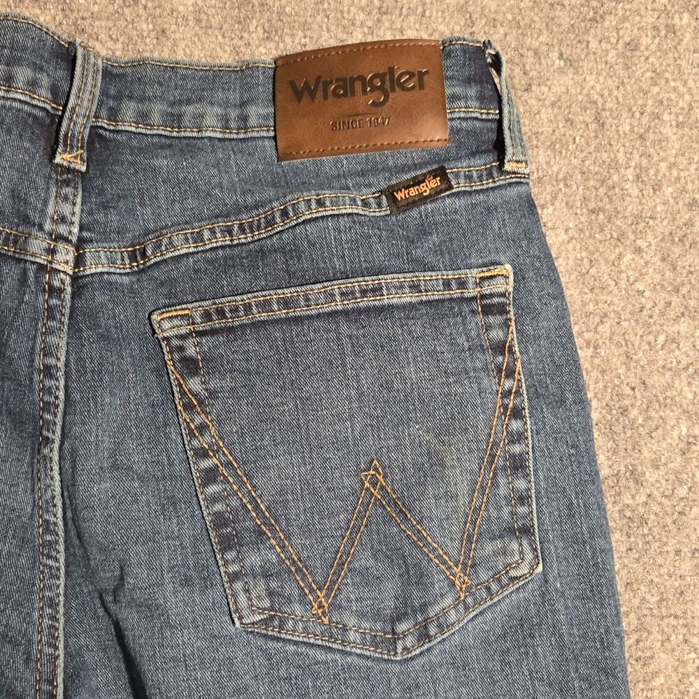 Wrangler Jeans Mens 30x32 Blue Relaxed Boot Western Cowboy Stretch 5 Pocket